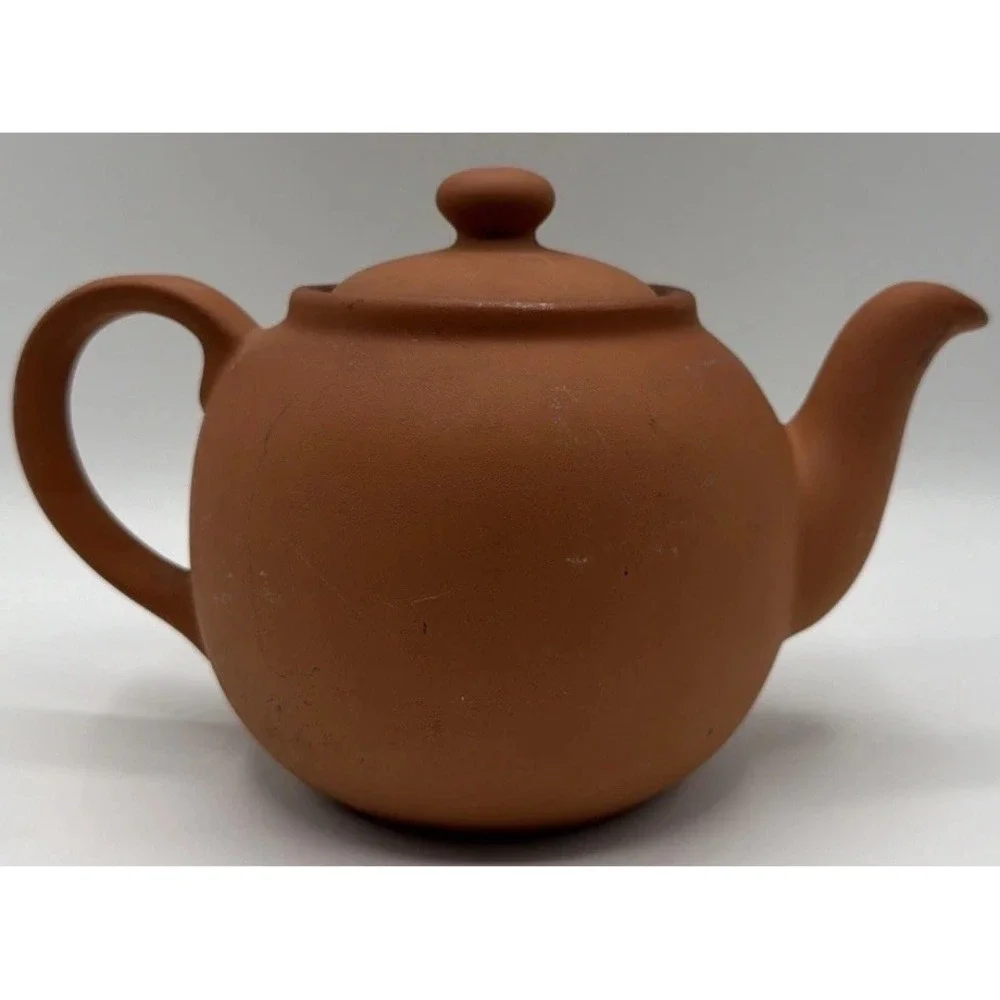 The Original Suffolk Country Tea Pot. Terracotta Henry Watson Pottery England.